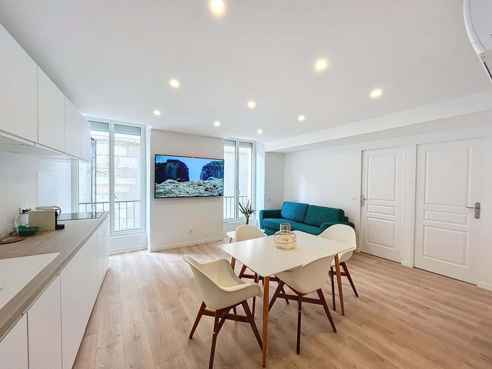 Апартаменты Zoe T3 Victor Hugo Clim Hypercentre Гренобль Экстерьер фото